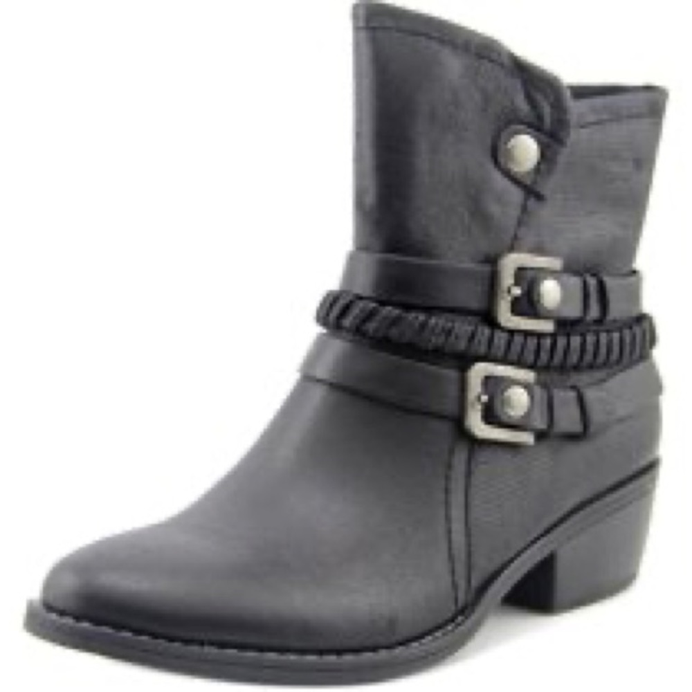 Beautiful Baretraps Booties!
